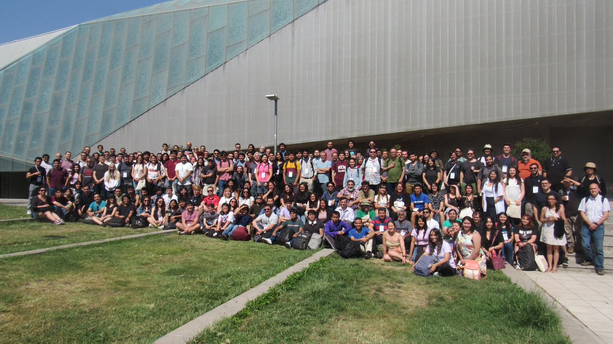 CienciasUChile's tweet photo. Exitoso XCI Encuentro de la Sociedad de Matemática de Chile culmina con más de 400 asistentes https://t.co/s6ubrRZjgx a través de @uchile https://t.co/Rl0cFAdEt3