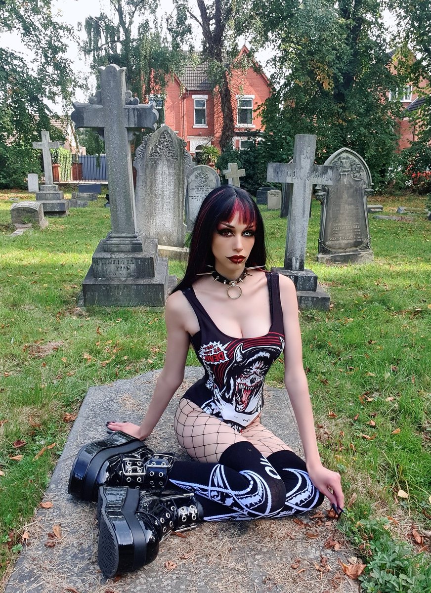 SeraphinaAma's tweet photo. In case you needed a reason to submit

#Findom #moneydom #goddess #feetworship #paypig #payslave #humiliation #geldherrin #zahlsklave #zahlsau #blackmail https://t.co/fmD2ARQLXJ