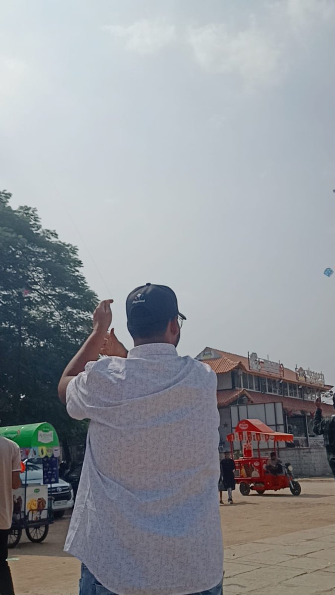 AkashMallareddy's tweet photo. I am happy to be a part of Algo Kite Festival hosted in my city Hyderabad π―
My BEST SANKRANTI so far β€οΈβπ₯ Thank You @Algo_Bharat for this Amazing Experience.
@AlgoFoundation @algodevs @anil_vikasa @niikkhhiil @mohita_algo @AlgorandClubs
#AlgorandFlyingHigh https://t.co/NRTmmMPsa2