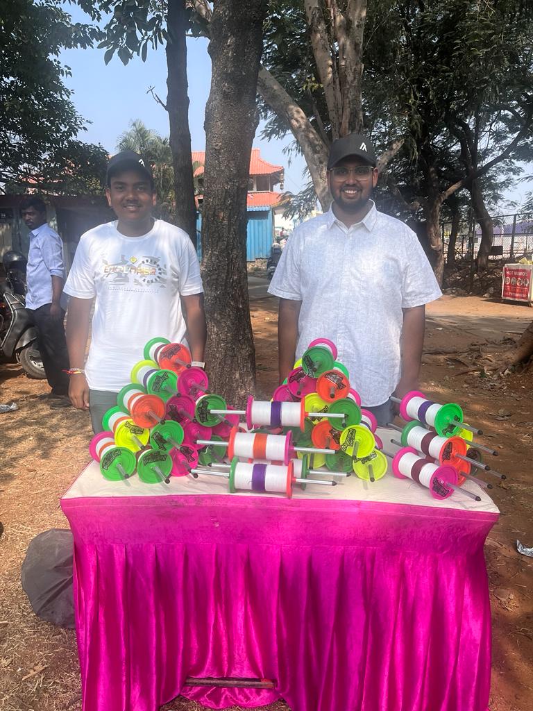 AkashMallareddy's tweet photo. I am happy to be a part of Algo Kite Festival hosted in my city Hyderabad π―
My BEST SANKRANTI so far β€οΈβπ₯ Thank You @Algo_Bharat for this Amazing Experience.
@AlgoFoundation @algodevs @anil_vikasa @niikkhhiil @mohita_algo @AlgorandClubs
#AlgorandFlyingHigh https://t.co/NRTmmMPsa2