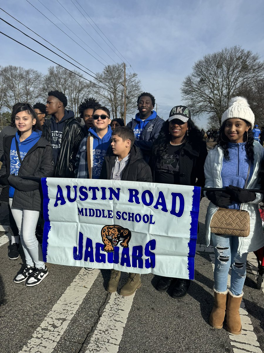 ArmsJags's tweet photo. Empowered scholars make a difference ⭐️ A day off but our Jaguars are on as they participate in the MLK parade, commemorating Dr. Kings legacy. Learning going beyond the classroom 💙🐾 #WinningforARMS @LibraLBrittian @AOAddison_ @MajorJones_ https://t.co/K681PMzFsS
