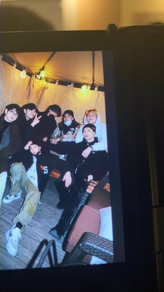 nangyeom17's tweet photo. Happy 10th anniversary @GOT7 
Terimakasih sudah bertahan hingga detik ini, makasih udh selalu memberikan kebahagian buat ahgase
Aku harap kalian bis terus kompak dan aku pengen banget ketemu kalian secara langsung 💚

#ADecadeWithGOT7
#갓세븐_십년째무대뿌셔 https://t.co/01E0tC6Rgv