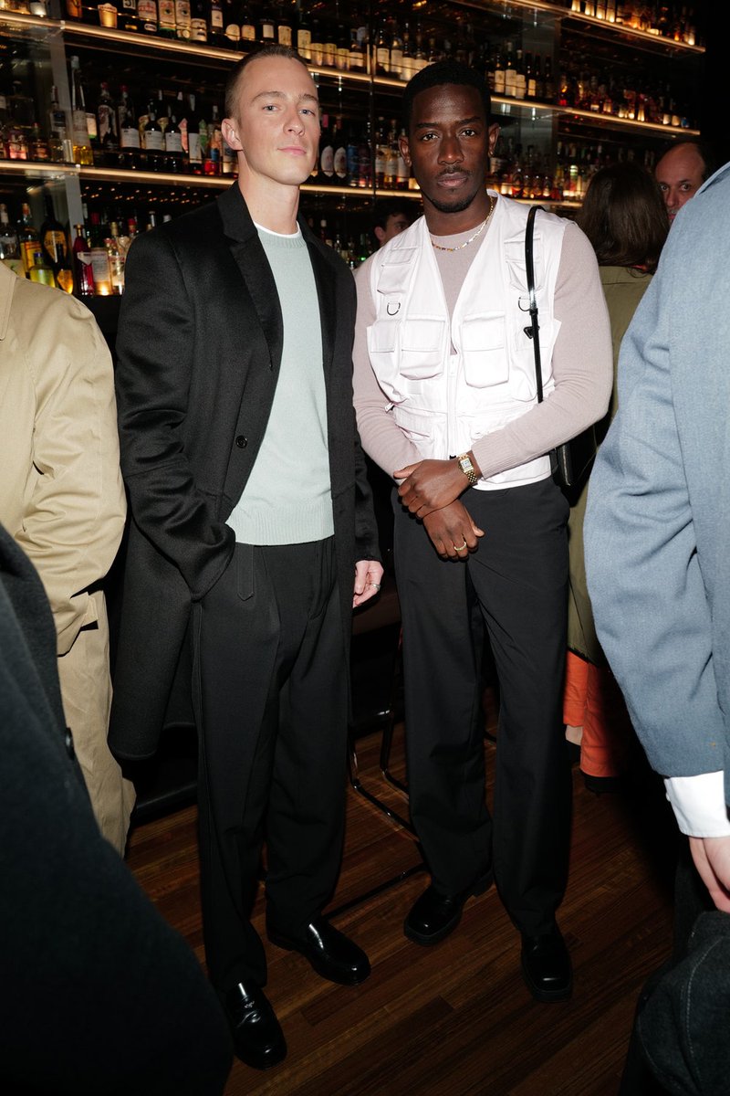 drewstarkeycom's tweet photo. 📸 Drew Starkey at the Prada dinner during the Milan Men's Fashion Week (January 14, 2024) https://t.co/TMFqFaxOfg #drewstarkey https://t.co/6aefVOAb9S