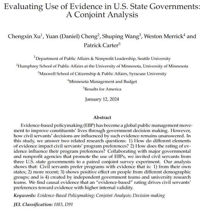 🚨 NEW WORKING PAPER ALERT🚨: How do mid-level civil servants make funding decisions with scientific evidence? With growing emphasis on Evidence-based Policymaking, to what extent do civil servants follow EBP initiatives? Here is our answer: buff.ly/4aQWuk5  1/5