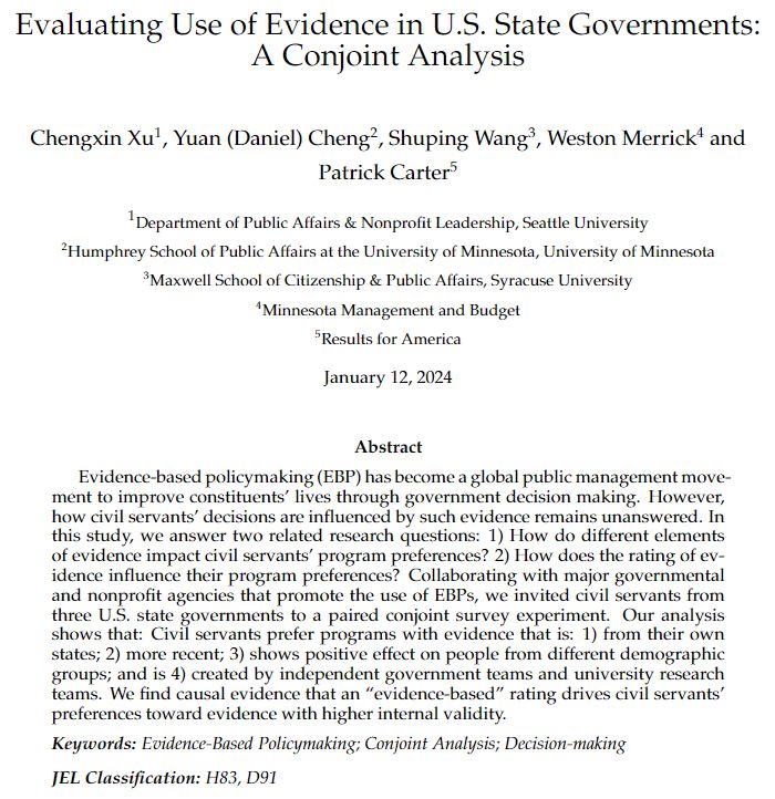 🚨 NEW WORKING PAPER ALERT🚨: How do mid-level civil servants make funding decisions with scientific evidence? With growing emphasis on Evidence-based Policymaking, to what extent do civil servants follow EBP initiatives? Here is our answer: buff.ly/4aQWuk5 1/5