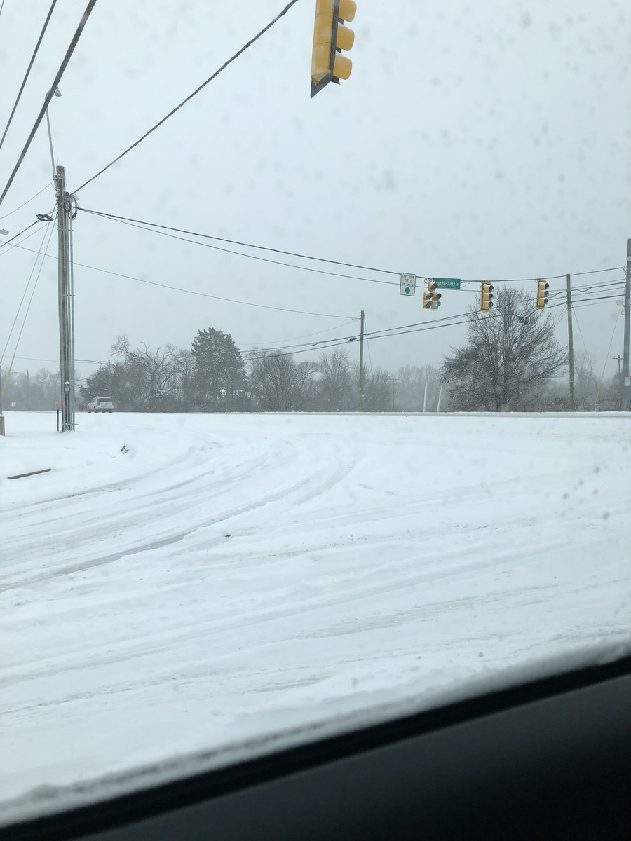 From my daughter on her way to work (she was a passenger). She works for a company that ships life saving drugs for cancer, and if FedEx is running, so are they. Murfreesboro Pike/EdgeOLake at 9AM #tSpotter #wkrn #Nashville #frontlineworker