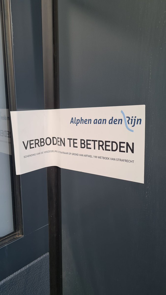 POL_handel_alph's tweet photo. Bedrijfspand #Titaniumweg #Alphen betrokken bij drugshandel. Bij controle diverse spullen in beslaggenomen, waarna het pand op last van de #burgemeester voor 3 maanden is gesloten. Onderzoek loopt door. https://t.co/YDcgua7wxj