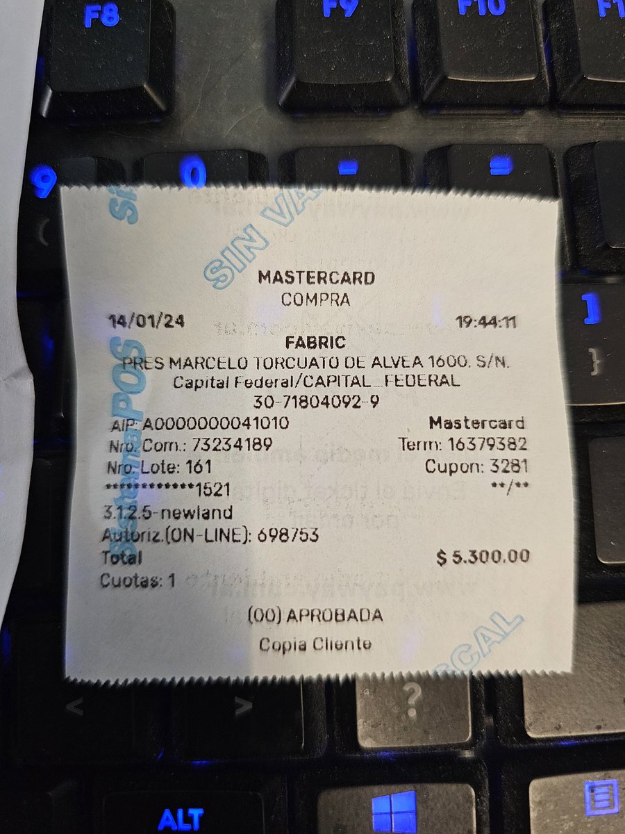 JungParkAR's tweet photo. Hola @Havanna_arg. Que se puede hacer cuando un local que tiene promociones bancarias @ICBCArgentina y de tarjetas @MastercardArg pero al momento de cobrarte te lo hacen de un pos que esta registrado a otro comercio? Ya que me anulan la posibilidad de aprovechar descuentos. https://t.co/kuJKHYIuJ8