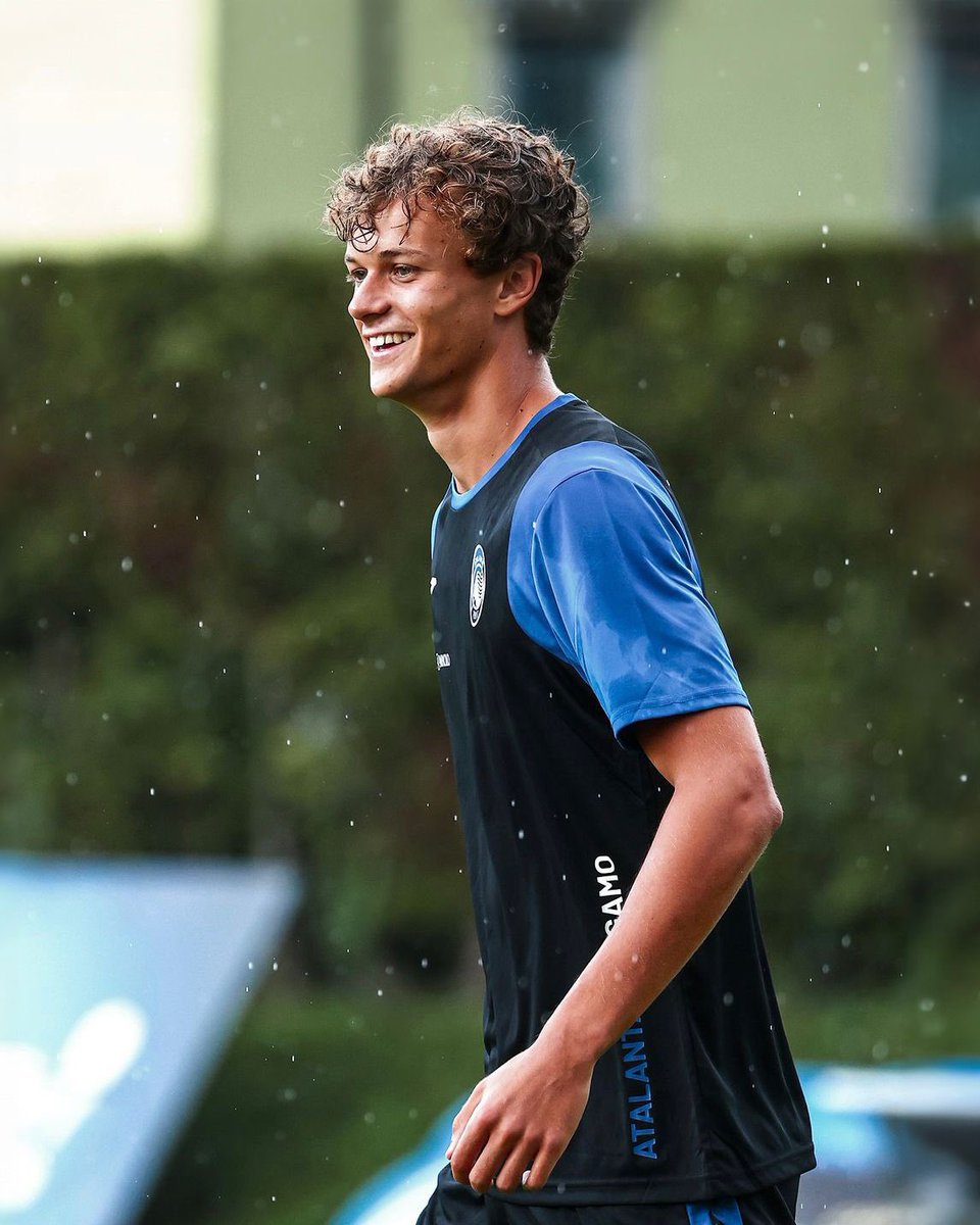 starsonfield's tweet image. Rinnovo con la Dea fino al 2028 ✍️
Congratulazioni Gio!

#StarsOnField #SoF #GiorgioScalvini #Atalanta