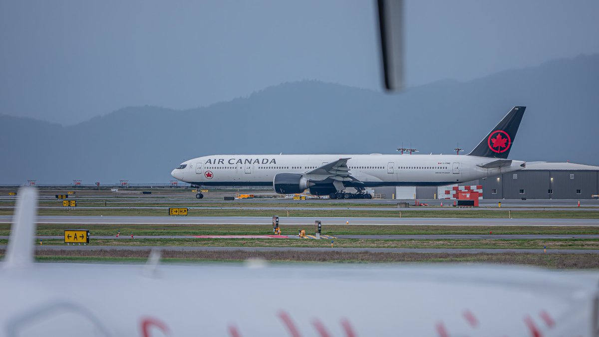 AirborneYVR's tweet photo. 🇨🇦 @AirCanada 
✈️ @Boeing 777-300 (ER)
📄 C-FNNQ
📍 @YVRAirport
.
.
#YVR #avgeek #aviation #aviationlovers #aviationphotography #aviationdaily #planespotter #planespotting #photography #boeing #airbus #aircanada https://t.co/zbnNcYFQFL
