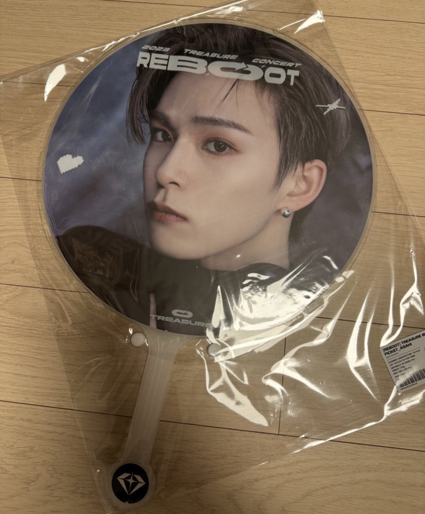 kahdieb3's tweet photo. 아사히 이미지피켓 미개봉 양도 2.2+배송비
포카 포함⭕️

Treasure asahi pc reboot concert md 트레저 리부트콘 엠디 우치와 https://t.co/lQt4hPZamv