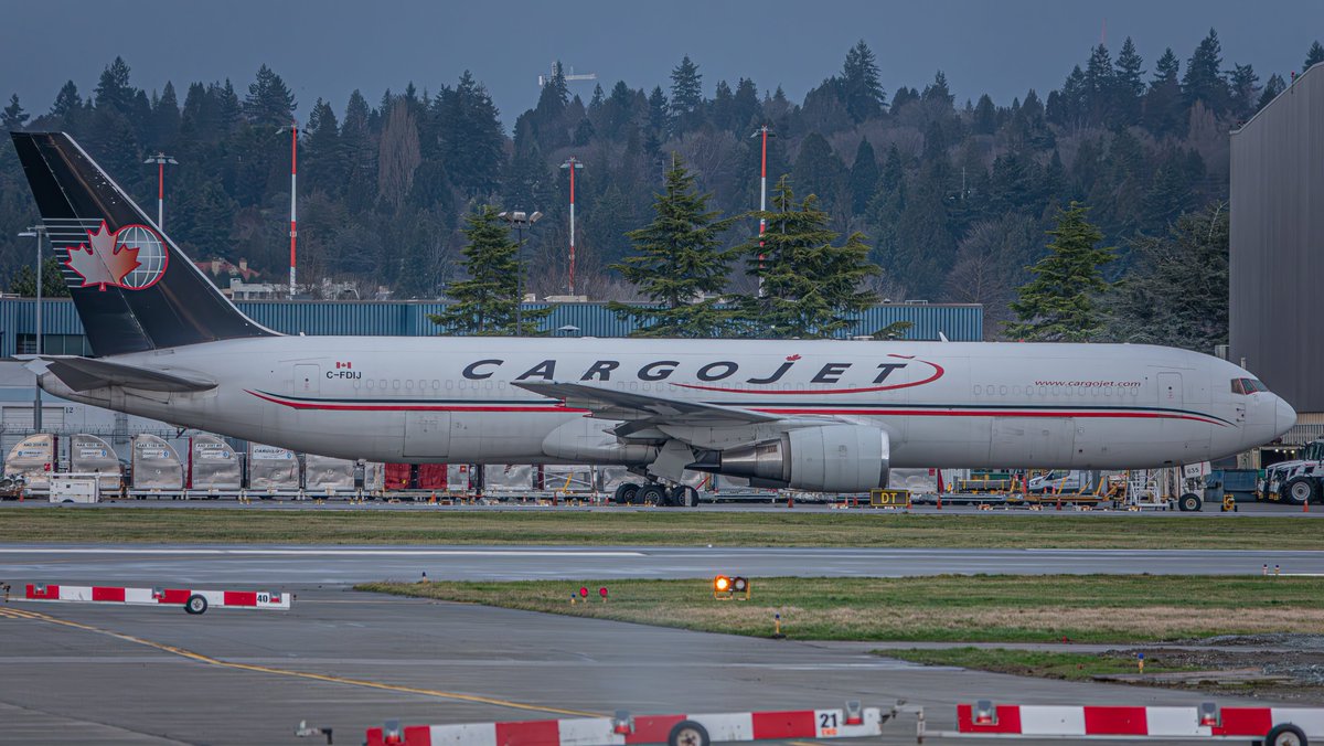 AirborneYVR's tweet photo. 🇨🇦 @CargoJetAirways 
✈️ @Boeing 767
📄 C-FDIJ
📍 @YvrAirport
.
.
#YVR #avgeek #aviation #aviationlovers #aviationphotography #aviationdaily #planespotter #planespotting #photography #boeing #airbus #cargojet https://t.co/4hqcIiRa1M