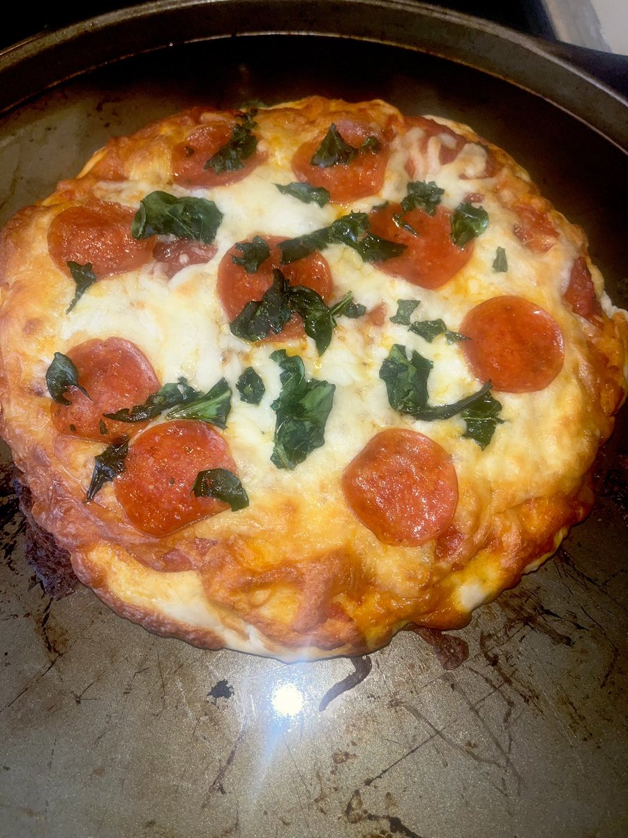 BUFFALO CHICKEN DIP AND PEPPERONI 🍕 AND SPINACH PIZZA!!! #BALTIMORE #INFUSED #THC #CannabisCommunity #Dmv #BaltimoreEats #DmvEats #WeedLovers #weedcommunity #weedsmokers #foodlove #foodlover #iykyk #Edible