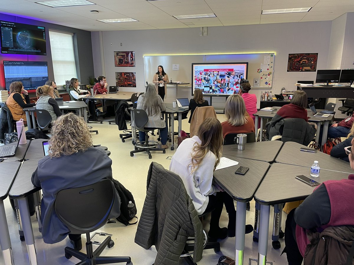 SWPAPLN's tweet photo. @Emilycaryn sharing the amazing transformational change underway @BeaverAreaSD. Personalized Learning Working Group session @TRETC2024 @remakelearning https://t.co/ucUpiMAxBu