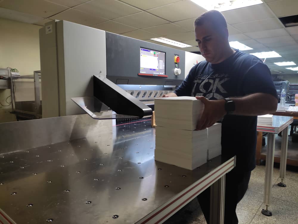 ✈️| El tesoro más preciado de nuestras empresas son los Recursos Humanos, que garantizan la excelencia en cada servicio ofrecido a los diferentes clientes.   #AviaciónCubana #TransporteCuba