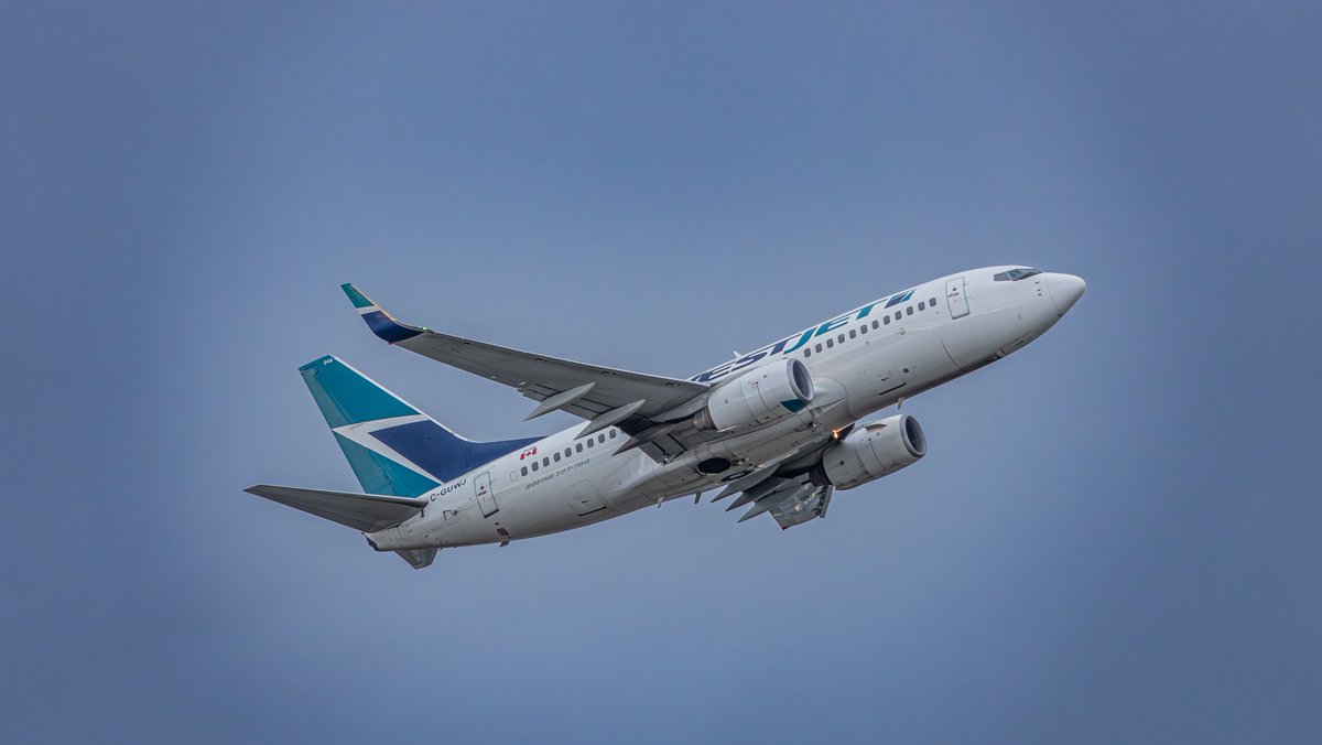 AirborneYVR's tweet photo. 🇨🇦 @WestJet Airlines
✈️ @Boeing 737-700
📄 C-GUWJ
📍 @YVRairport
.
.
#YVR #avgeek #aviation #aviationlovers #aviationphotography #aviationdaily #planespotter #planespotting #photography #boeing #airbus #westjet https://t.co/fjufdDymxR