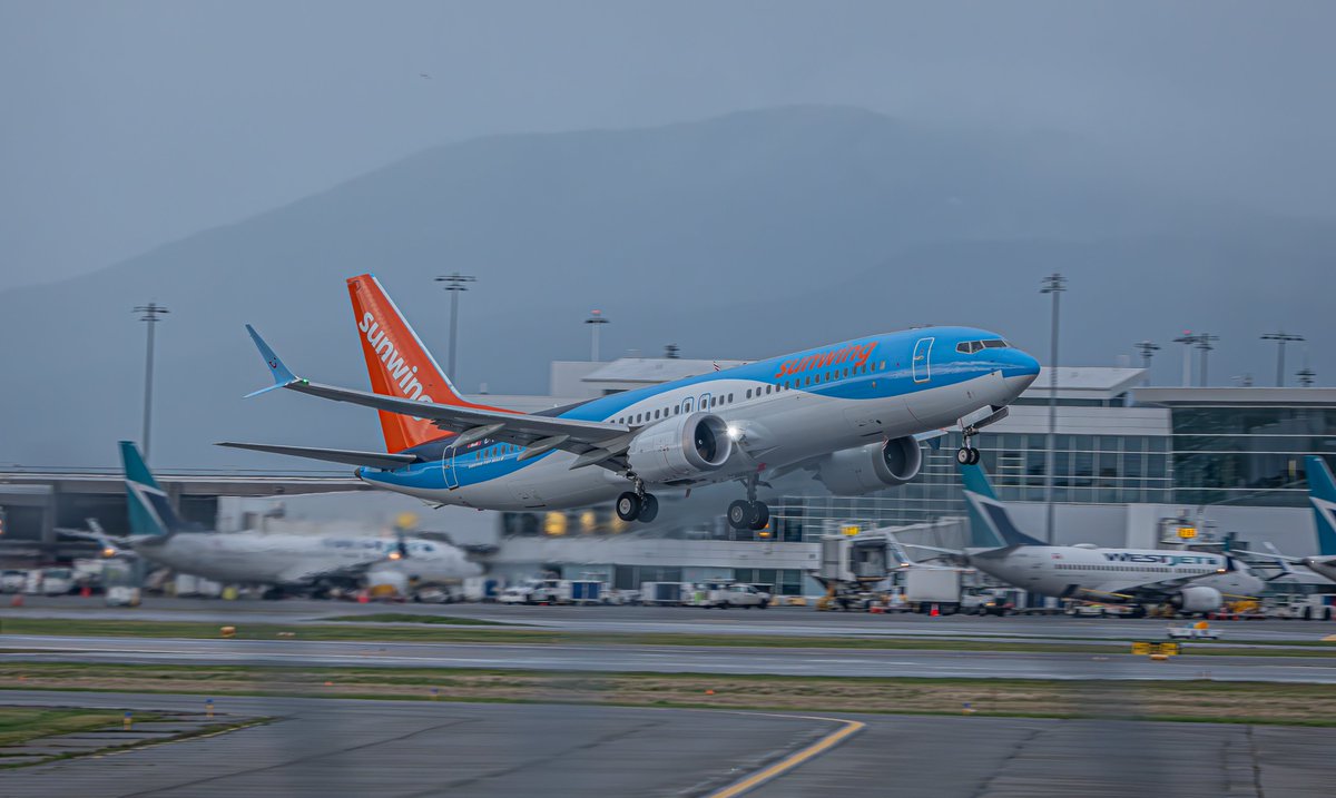 AirborneYVR's tweet photo. 🇨🇦 @SunwingVacay 
✈️ @Boeing 737-8
📄 C-FDNA
📍 @YVRAirport
.
.
#YVR #avgeek #aviation #aviationlovers #aviationphotography #aviationdaily #planespotter #planespotting #photography #boeing #airbus #sunwing https://t.co/Je5NrKou7g