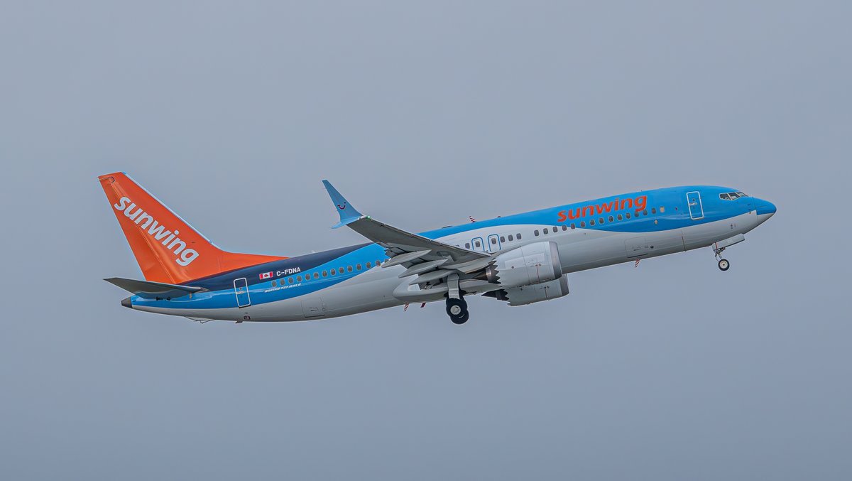 AirborneYVR's tweet photo. 🇨🇦 @SunwingVacay 
✈️ @Boeing 737-8
📄 C-FDNA
📍 @YVRAirport
.
.
#YVR #avgeek #aviation #aviationlovers #aviationphotography #aviationdaily #planespotter #planespotting #photography #boeing #airbus #sunwing https://t.co/Je5NrKou7g