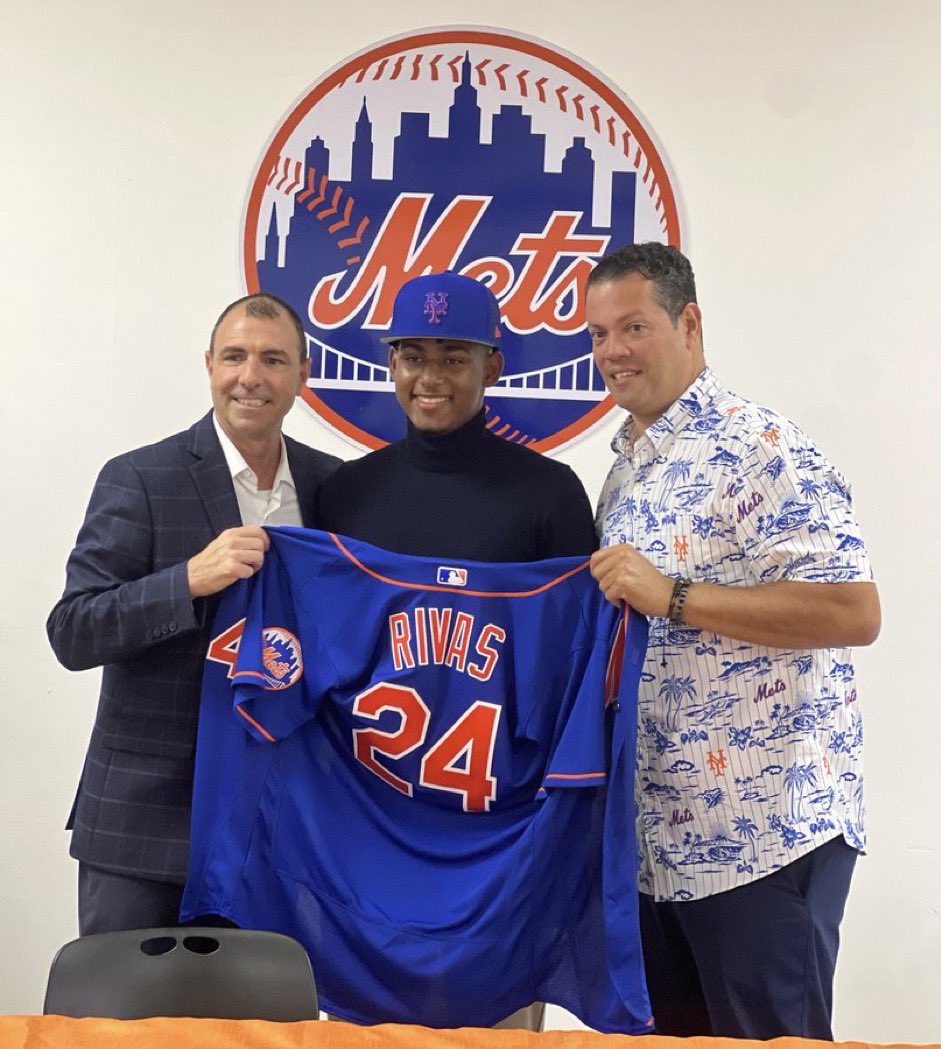 metsbatflip1's tweet photo. BREAKING: Yensi Rivas, shortstop from the Dominican Republic, signs with the Mets for $500,000.
#LGM #Mets #Metsbaseball #Metsminors #Metsprospects #Internationalsigningday #Metsforlife https://t.co/d3k0zGiPy1