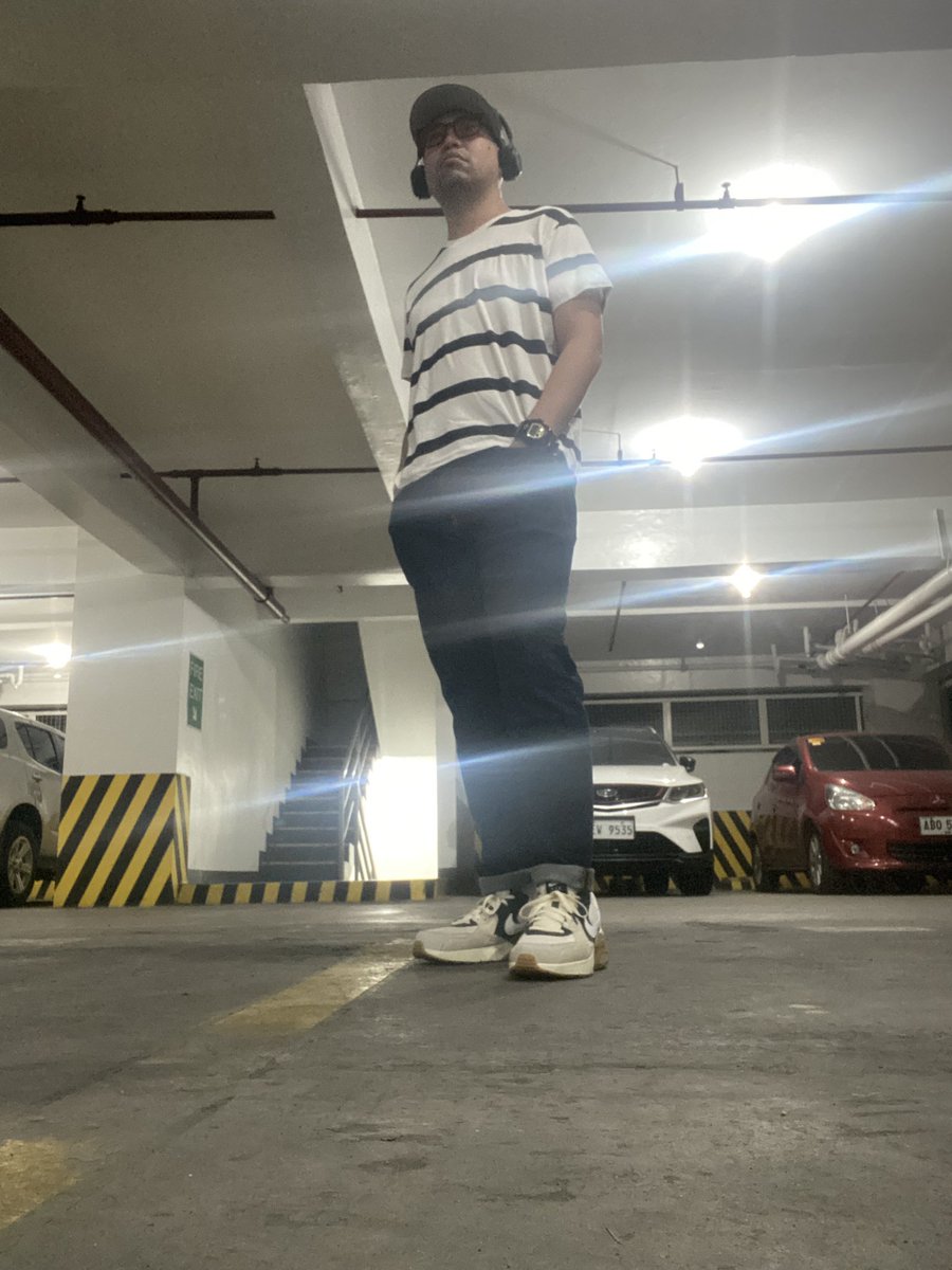 Iamkoikee's tweet photo. I forgot I wore this fit
#JMillzChallenge
 #HMxME #ComplexPHRotation #NikeAir #Airmax #Airmaxexcee https://t.co/MJSUuVY0C8