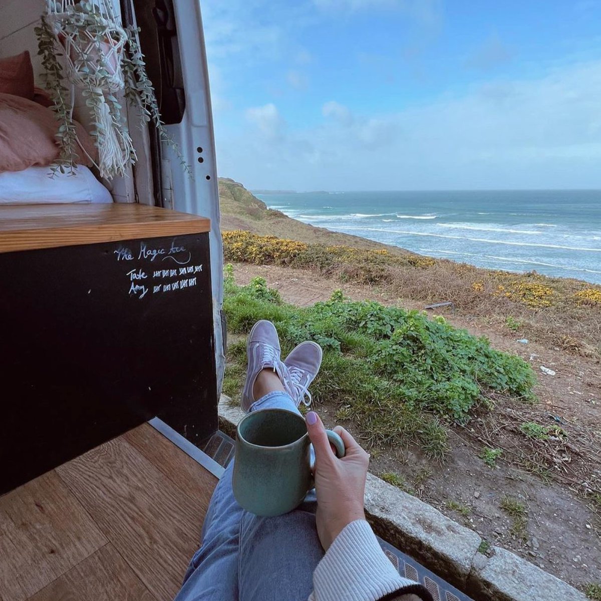 Like anyone, van drivers and business owners can sometimes feel low. That’s why we’re backing #BrewMonday from <a href="/samaritans/">Samaritans</a>, reminding us all to take a minute for a cuppa and a natter with your loved ones, colleagues at work or your mates.

📸: Freelance_Amy
