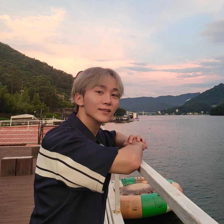 sseokmines's tweet photo. happy birthday sayangku semoga kamu selalu happy yah https://t.co/hApJJ0IvVj
