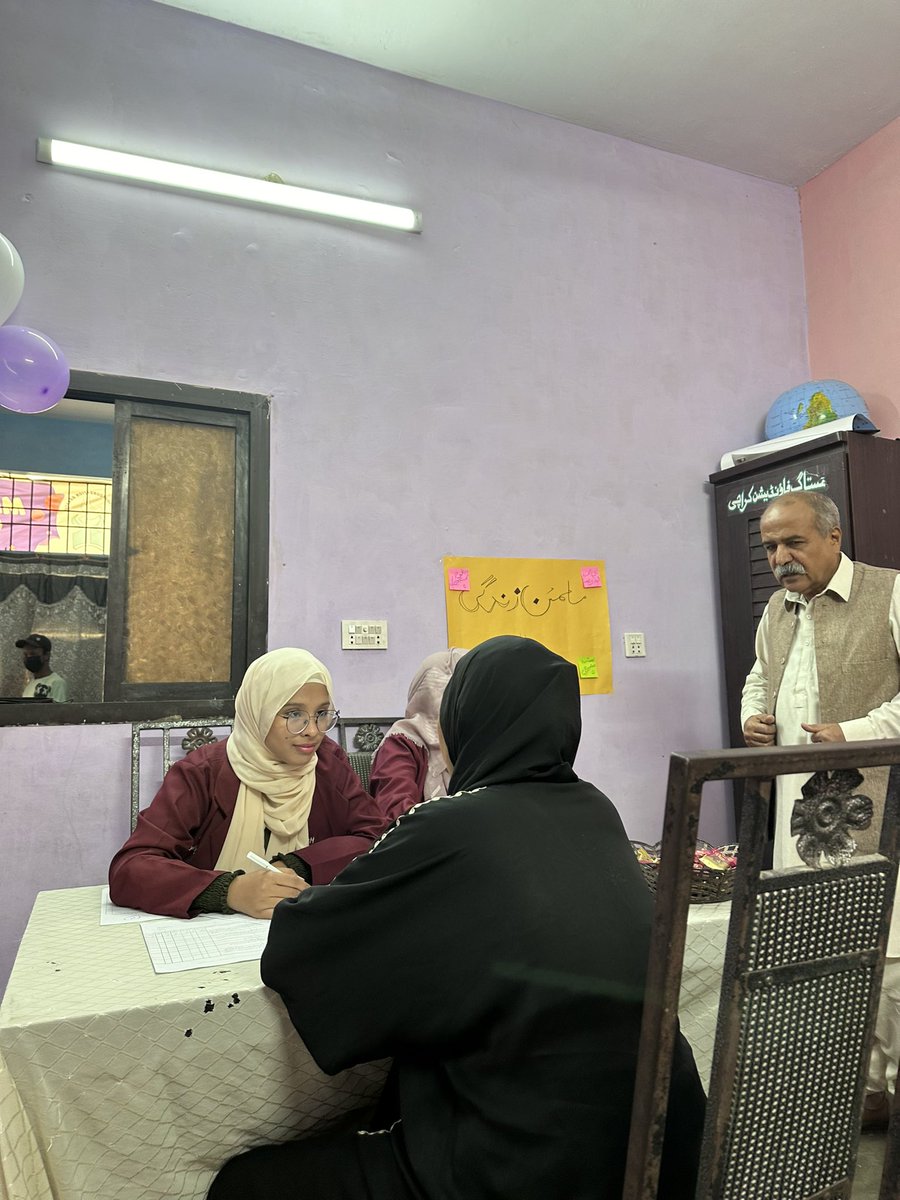 mahin_baloch's tweet photo. Students of Muhammad Ali Jinnah University conducted mental wellbeing camp at Mistagh Foundation Lyari at 14-January-2024.
#MentalHealthMatters
#mistaghfoundation
#workforchange https://t.co/H0fTnH2vwq