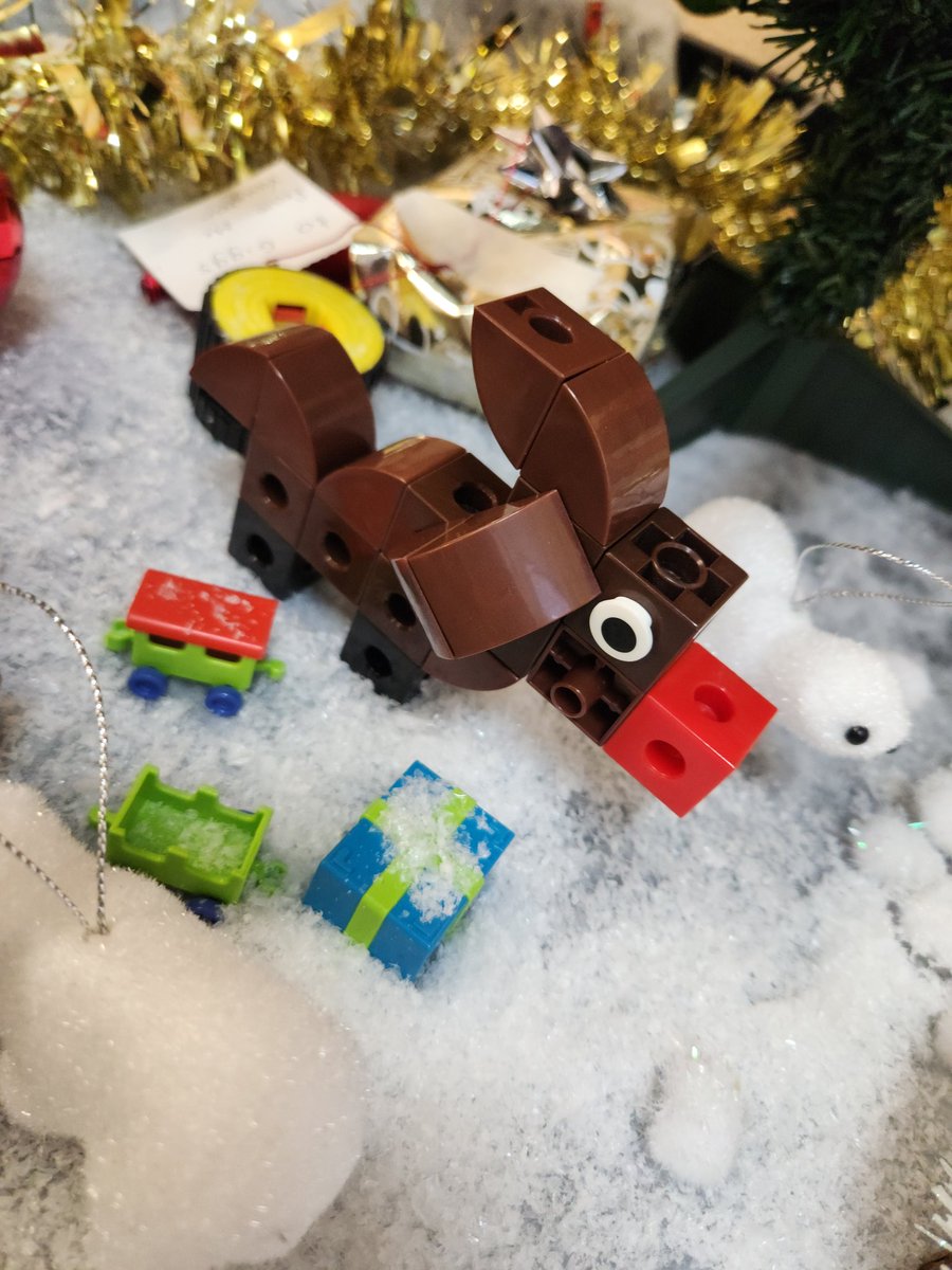 Absolutely love these STEM Gigo snap cube activities from <a href="/CleverkidsIE/">Cleverkids</a> 🧩

Using key engineering skills like problem solving and teamwork to create lovely creations 🤝

I did this whole class, in pairs, and the children loved it! 

There's plenty of creations to choose from too!