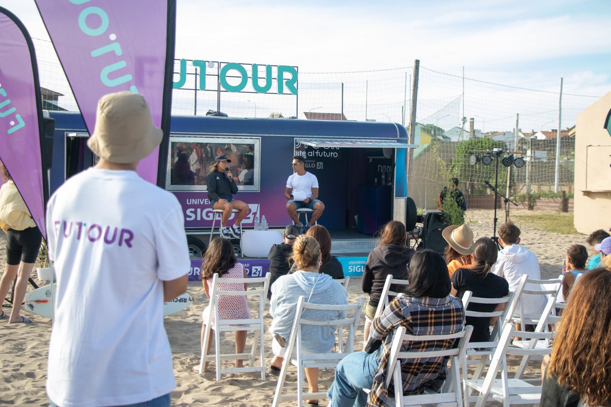 LaSiglo21's tweet photo. 🚀 Conocer lo que a uno le apasiona siempre es positivo, avanzar en ese camino también lo es.
Terminó la parada 1 del #FUTOUR, donde la innovación, tecnologías y carreras del futuro se hicieron presentes hoy.
📍 Mar del Plata https://t.co/fXvTeeFOar