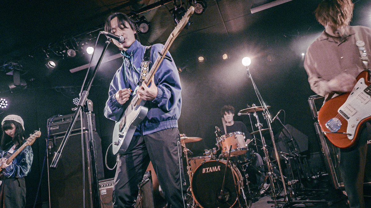 Turnsblue1's tweet photo. 【Thank you】

1/15(月) 西永福JAM
“DAYBRK.”

1.朝陽
2.シングル・ユース
3.片隅のブルース
4.芽生え
5.夜明けの疾走
en.キャピタル

たくさんの方にご来場いただき、
ありがとうございました。
これでライブ活動は終了です。

DAYBRK.はこれからも続きます。
第4回にご期待を。

camera: @____PEI__ https://t.co/br5bBhlKe6
