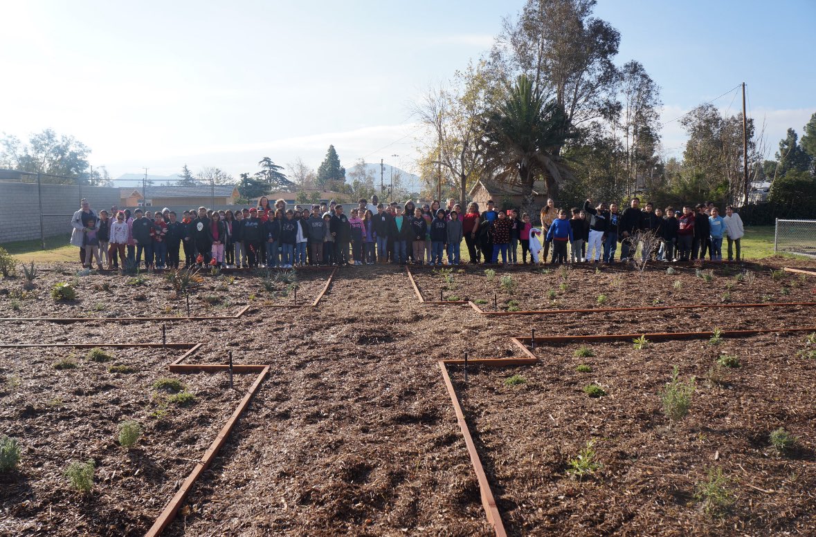We are the stewards of the O’Day Short Family Unity Garden. Thank you <a href="/drdanielwalker/">daniel walker</a> for presenting to our Randall Pepper scholars and staff for invoking unity &amp; love through the Short Family’s legacy. We will rise together. #ibelieveinfusd
#weareRPsomosRP