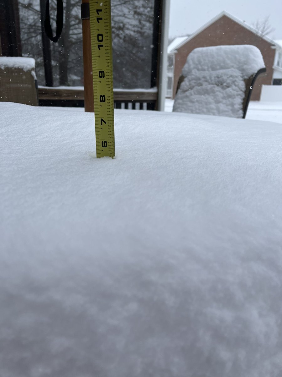 angbb's tweet photo. Almost 6” in Hermitage. @WSMV #snowmageddon https://t.co/RbU07ekpLv