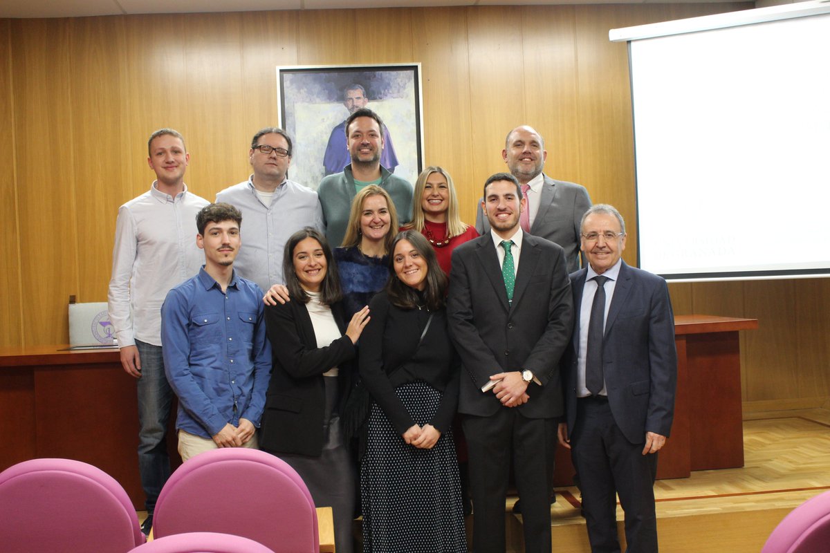 VascuLabUgr's tweet photo. El pasado viernes 12 de enero, defendió su tesis Doctoral @JavierMoleon . ¡¡Enhorabuena al nuevo Doctor del grupo!! Estamos muy orgullosos de ti, te espera un futuro muy prometedor 👨‍🎓🧫🧬🔬✨ https://t.co/IsqaLEPhjn