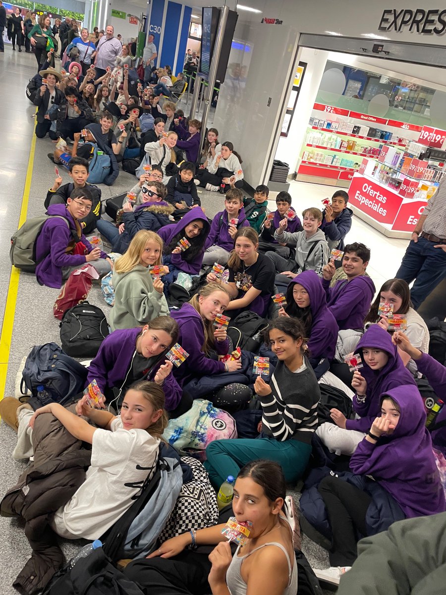 JuniorFreemens's tweet photo. We are ready to go, just waiting patiently for boarding whilst enjoying a Spanish piruleta as a treat for being such good company these few days. https://t.co/aBMwoxwpzK