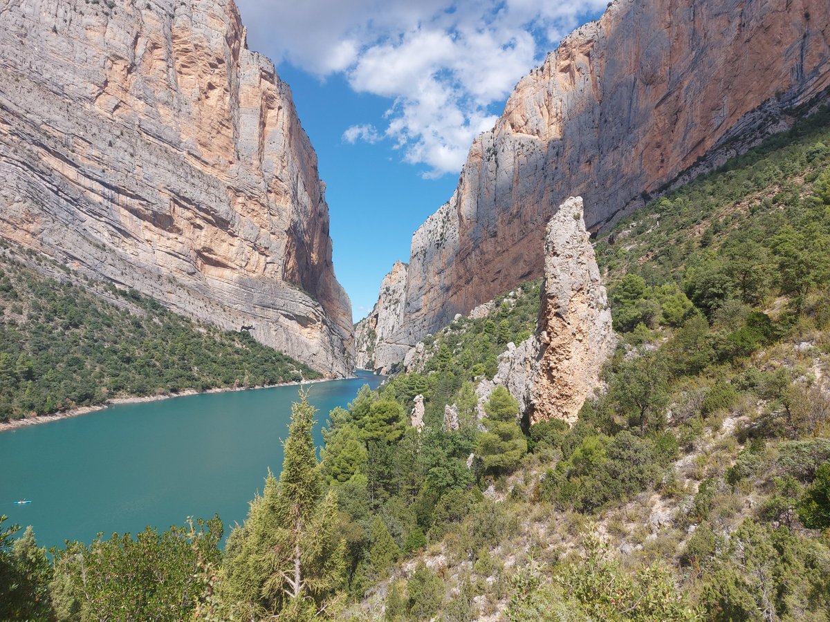 FreeRangeChalet's tweet photo. SUMMER
OK, OK, enough of Winter for the moment - who's planning summer trips?
We've got some lovely looking mountains for you to explore!
Who's up for the challenge this year?
#SummerHoliday #Mountains #Pyrenees31 #Pyrenees #Cycling #Hiking #ChaletHoliday https://t.co/20phzQj0Qs