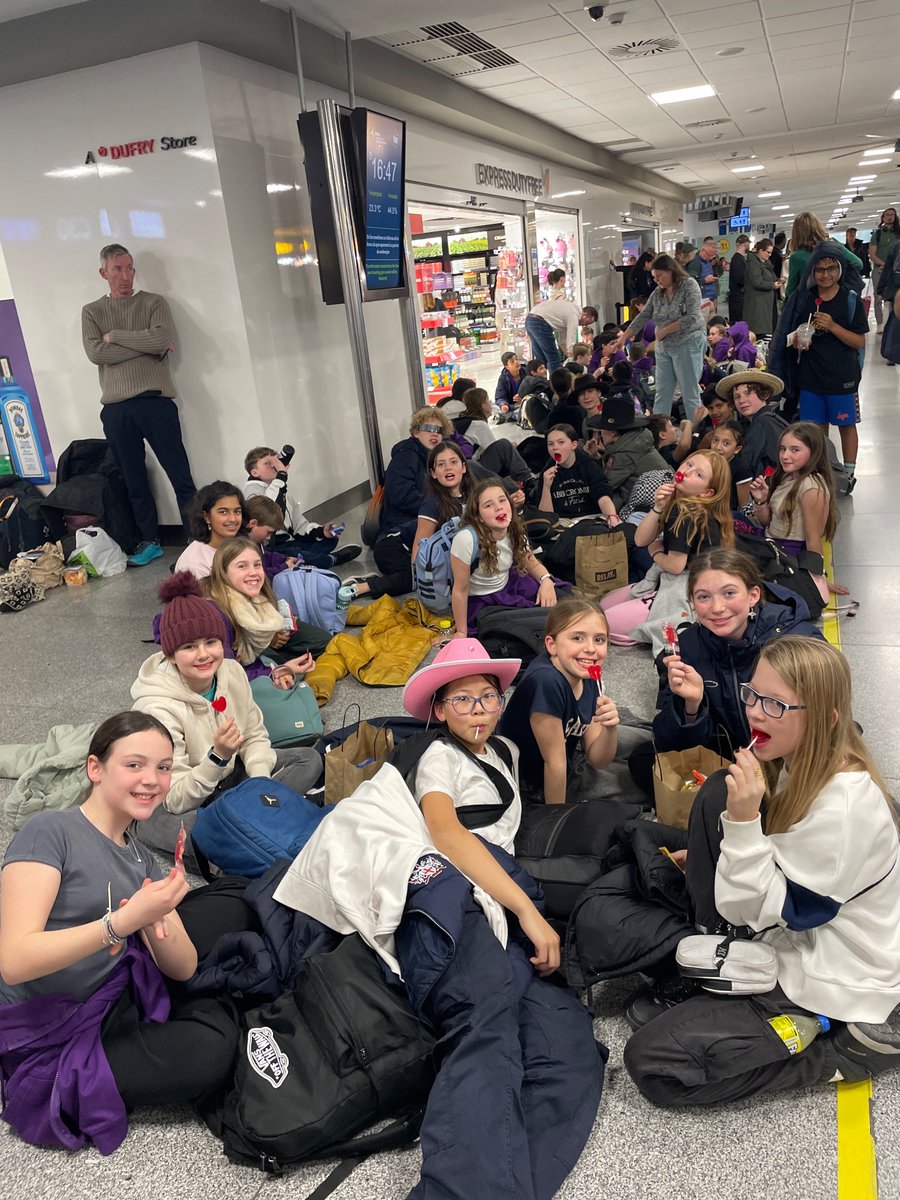 JuniorFreemens's tweet photo. We are ready to go, just waiting patiently for boarding whilst enjoying a Spanish piruleta as a treat for being such good company these few days. https://t.co/aBMwoxwpzK