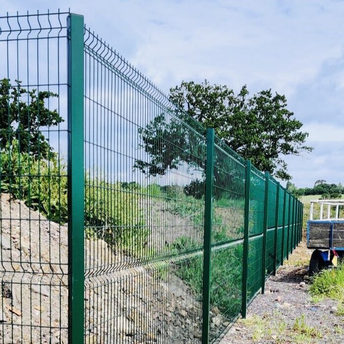 lemonfencing's tweet image. The Protek 1000 security fencing system provides a practical boundary fence whilst also being aesthetically pleasing. We hold some sizes in stock at our Hockley branch in the powder coated green finish RAL 6005. Please contact 01702615333. #Protek1000 #Vmesh #Security #Southend