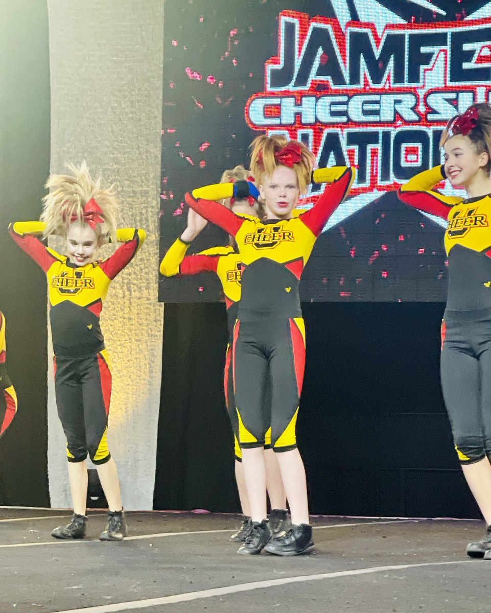 Ashley_Hammond9's tweet photo. Fantastic weekend at Jamfest! Their hard work is paying off! #THCU #Champs #ProudMom ❤️🖤💛🥇🏆 https://t.co/74OlkKqa6X