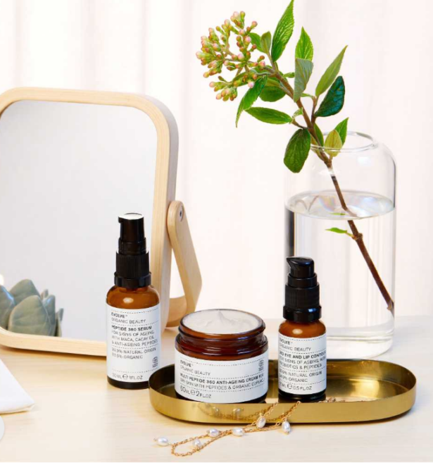 INTOUCH_RUGBY's tweet photo. EVOLVE BEAUTY – 360 SMART AGEING BUNDLE – give gift of flaweless skin 4 ur Valentine this Feb ❤️  “this is a a fantastic bundle! It works! Fine lines more glowy skin &amp; more" Anne the InTouch Beauty &amp; Skin Editor… on assigment! ! #evolvebeauty #smartageing #ad #valentinesdaygift https://t.co/x8Q3P8JXX5