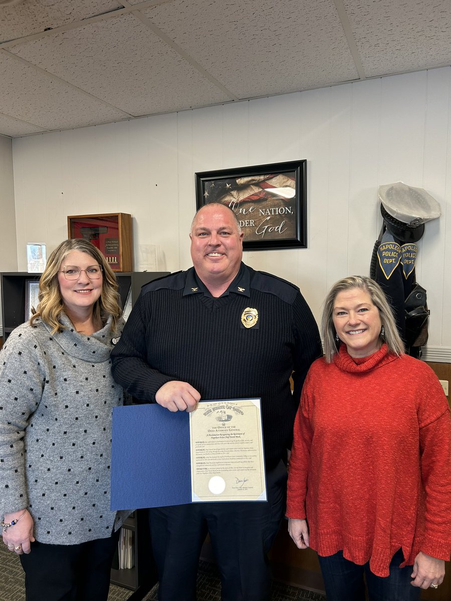 Napoleon_Police's tweet photo. Today Kim Priestap of the Ohio Attorney General’s Office came to the Napoleon PD to present Chief David Mack with a Proclamation honoring his 28 years in Ohio Law Enforcement https://t.co/phizGjO5jl