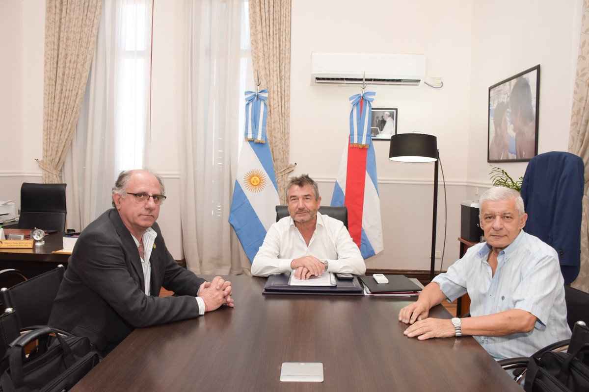 ⚖️ Seguridad y Justicia como pilar para el Desarrollo. Desde el <a href="/EnteCentro/">Ente Región Centro e Integración Regional</a> se detallaron las actuaciones precedentes del bloque que Entre Ríos comparte con Sante Fe y Córdoba, vinculadas a esta materia y las nuevas propuestas que se impulsan a partir del cambio de gestión.