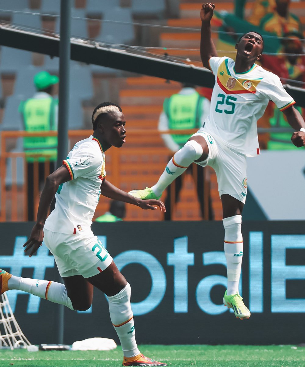BaambaLo8's tweet photo. Et dire que certains marocains sur cette Tl étaient entrain de contester son titre de meilleur jeune joueur de l’année.
Lamine Camara Star boy❤️🍗🇸🇳 https://t.co/PI7UGqFUuL