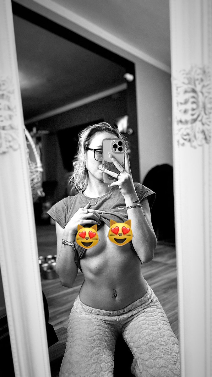 _terezka98_'s tweet photo. 😻 

https://t.co/cqjzIkgXPF

https://t.co/cqjzIkgXPF

https://t.co/cqjzIkgXPF
Rt pokud máš r��d kočičky 😻 https://t.co/UKHGoS9XFl