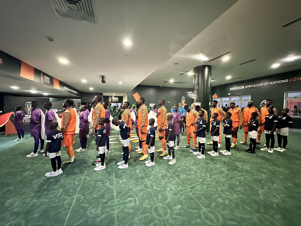 Concentration maximale ! 

Souvenir des coulisses du match d’ouverture de l #AFCON2023 #cotedivoire #guineabissau