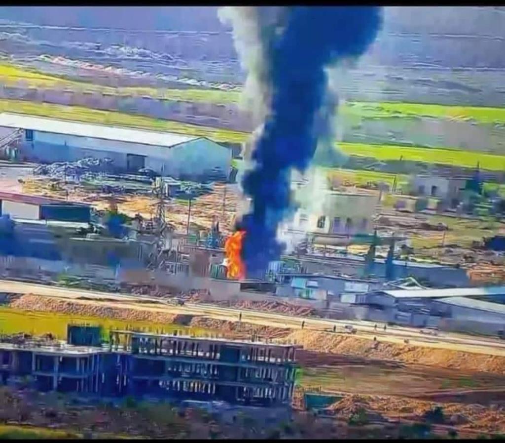 Roladawud's tweet photo. لن تستطيع أنقرة أن تغير الواقع السياسي في المنطقة لأن هذا الواقع هو نتاج حراك شعبي لجميع مكونات المنطقة ، هذه الهجمات تعبر عن فشل المنظومة السياسية في تركيا لحل القضية الكردية ، إرهاب الدولة هذا لن يغير من المعادلة السياسة الحالية في شمال و شرق سوريا ، بل سيزيده زخماً و قوةً .. https://t.co/dT47sljCva