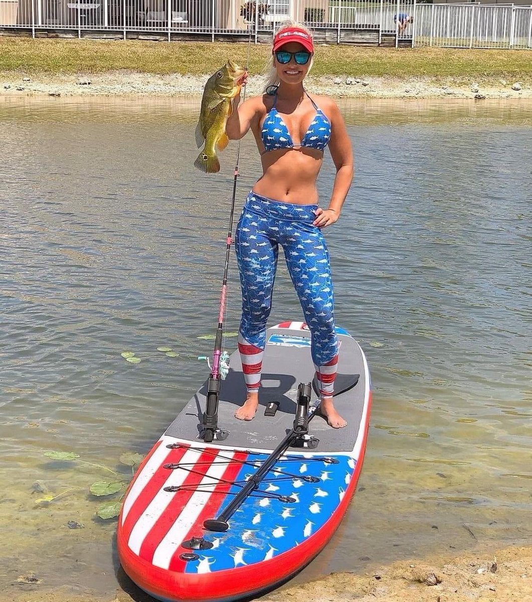 MJK5113's tweet photo. A Proud American 🇺🇸 #MuricaMonday #AmericanGirl #AmericaTheBeautiful #AmericaFuckYa #USA #OldGlory #StarsAndStrips https://t.co/EmvV2Qxwnm