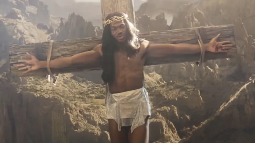 elmusicfeelings's tweet photo. #JesusFixedIt COUP de Théâtre : Lil Nas X s’excuse pour la promo. Il dit qu’il ne voulait pas blesser qui que ce soit et surtout pas les chrétiens. C’était juste un moyen de dire qu’il revenait dans le Game comme Jesus Christ :
« Avec la vidéo, il n'y a aucun manque de respect. Je pensais que je n'étais clairement pas du côté du diable dans la vidéo, il y avait là une compréhension du fait que je n'essayais pas de critiquer le christianisme. »
Il dit que les coms en ligne ont un impact sur sa santé mentale. Le titre fait aussi un démarrage foireux, il devrait se placer à la 80e place aux Hot 100.
👉 Que pensez-vous de tout ça ?!