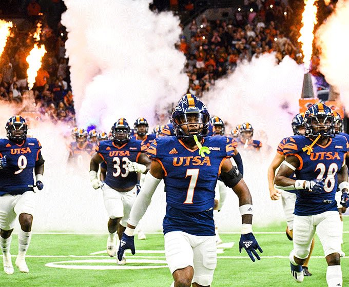 kadenmcmahan5's tweet photo. Beyond blessed to have received an offer from UTSA🔵🟠  
@CoachJessLoepp @CoachJacobsonTJ @BradyDavis10 @DavidJohnsonQB @MikeRoach247 https://t.co/MPIIYZ9ovL