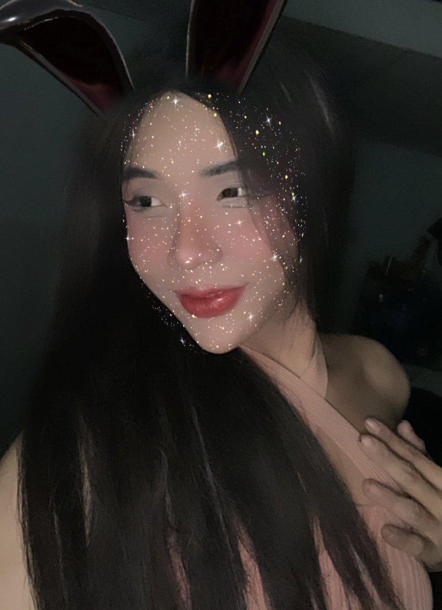 Khánh Vy ➡️ tweet media