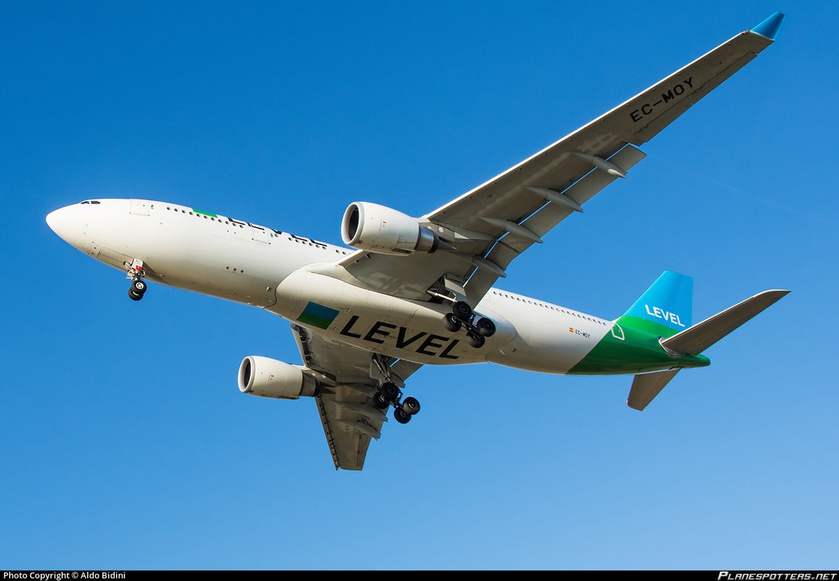 AeroinfoBCN's tweet photo. ℹ️ LEVEL, única aerolínea que opera con aviones basados en Barcelona, ha pulverizado sus estadísticas de pasajeros anuales transportados con 675.000 pax en 2023, un +42% y 52% vs 2022 y 2019.

El crecimiento del largo radio en BCN no sería posible sin LEVEL.

¡Gracias! 💙💚 https://t.co/xyZJpM86MX